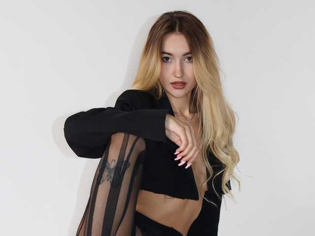 Kuva profiilista -Lana-Chester-