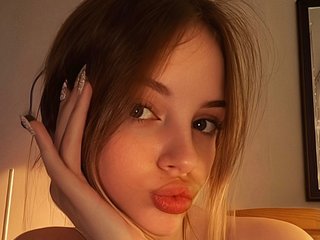 Eroottinen videokeskustelu AliceCost