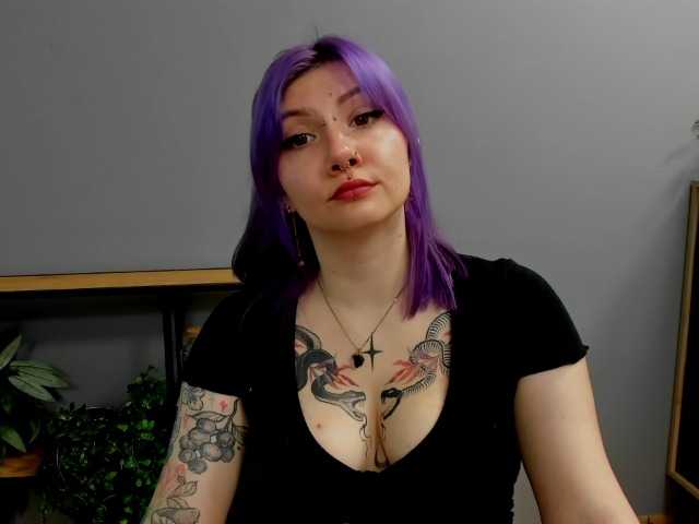 Kuvat 98GabbieSEXY #tease #tattoos #piercings #findom #cfnm #thick #ass #domina #sweet #cbt #slave #sissytraining #c2c #tipme #paypigs #cute #instructions