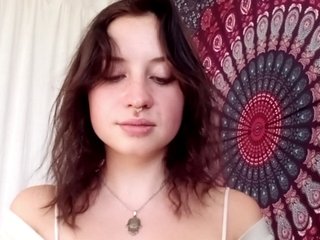 Eroottinen videokeskustelu AdalynGlow
