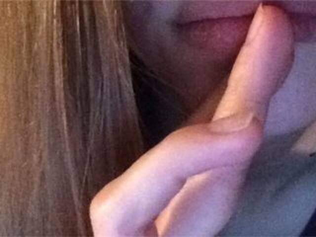 Lähettää kuvakaappauksia Adel-model