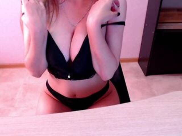 Lähettää kuvakaappauksia adelebelle