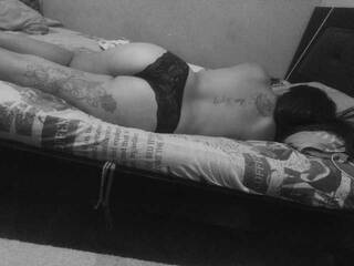 Eroottinen videokeskustelu adhara02