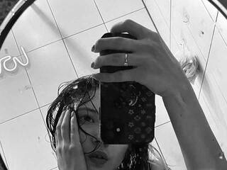 Eroottinen videokeskustelu Adri-curly