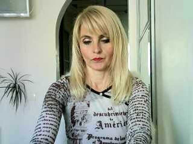 Kuvat Adrianessa29 I'll watch your cam for 30. Topless - 50. Naked - 200.