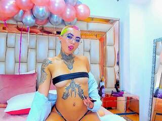 Eroottinen videokeskustelu AgataWild