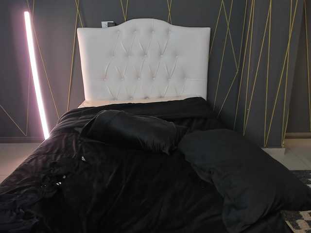 Lähettää kuvakaappauksia AgathaStone