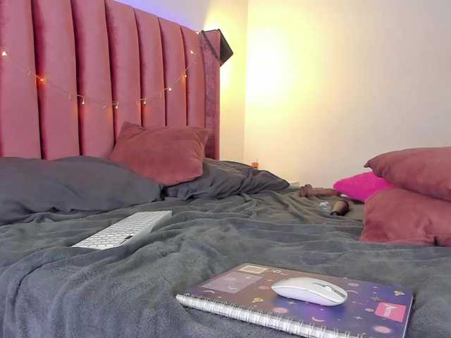 Lähettää kuvakaappauksia AgathaStone