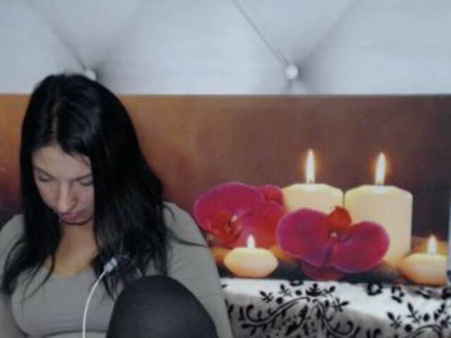 Lähettää kuvakaappauksia Aisha255