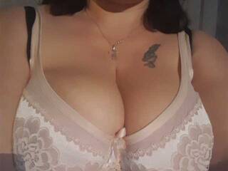 Eroottinen videokeskustelu BigTiti