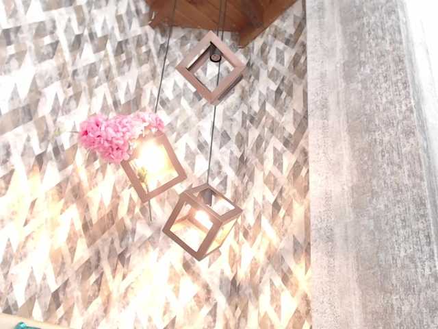 Lähettää kuvakaappauksia AkashaLee