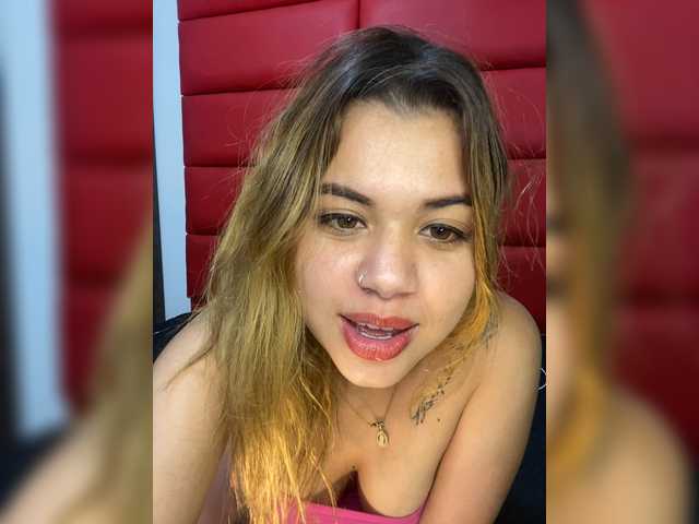 Lähettää kuvakaappauksia Alana-Foxx