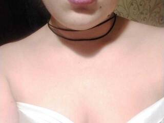 Eroottinen videokeskustelu AlbinaYees