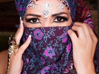 Eroottinen videokeskustelu AlenaRain