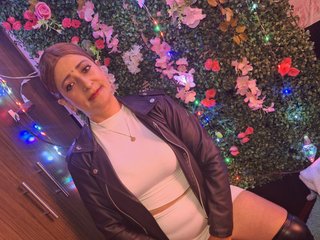 Eroottinen videokeskustelu AlessadraJones