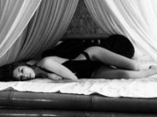 Eroottinen videokeskustelu alexalarch