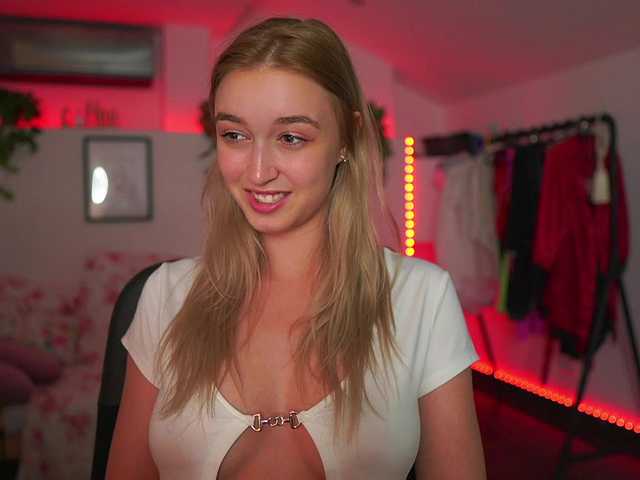 Kuvat AlexisTexas18 Hi! I am Alexis 19 yrs old teen, with perfect ass, nice tits and very hot sexy dance moves! Lets have fun with me! Water on my white T-shirt at goal!