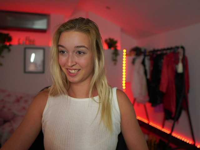 Kuvat AlexisTexas18 Hi! I am Alexis 19 yrs old teen, with perfect ass, nice tits and very hot sexy dance moves! Lets have fun with me! Water on my white T-shirt at goal!