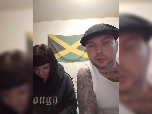 Lähettää kuvakaappauksia AliceFoxy777
