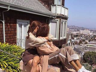 Eroottinen videokeskustelu AliceTris