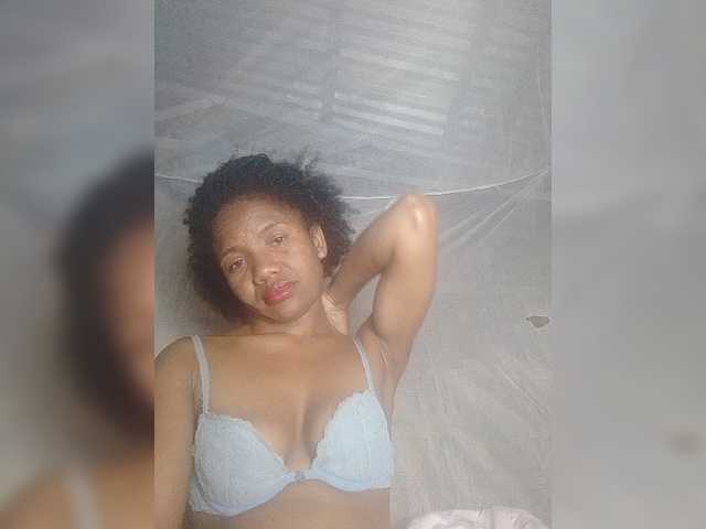 Lähettää kuvakaappauksia Alicia7