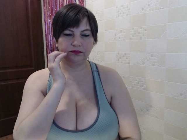 Kuvat AlinaGold squirt lovense from 5 tokens