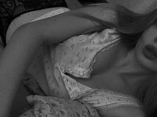 Eroottinen videokeskustelu alinalesssa