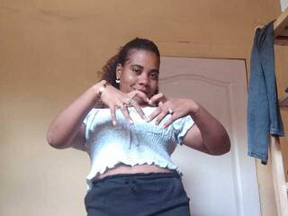 Eroottinen videokeskustelu AlineEdena