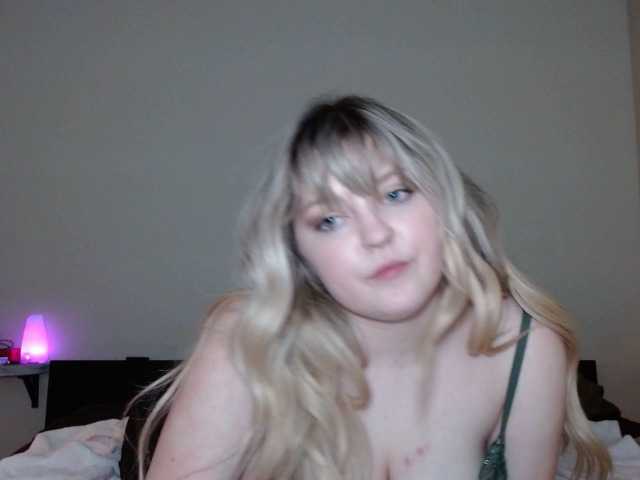 Kuvat AlisaSnow Who wants this YOUNG SLUT to call them DADDY! 5000 cum show!