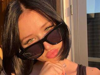 Eroottinen videokeskustelu Ally-nin