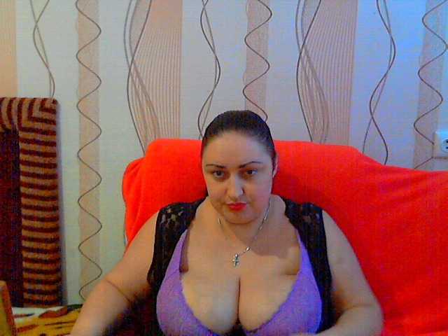 - Amanda1frest Hey @username! I am ready to group or peak show only for you! Kisss :*
