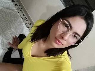 Eroottinen videokeskustelu AminaLopez