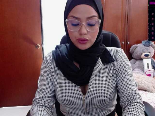 Kuvat AmiraAwada let's have fun a little #arabic #big boobs