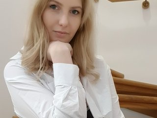 Eroottinen videokeskustelu AmitielAngel