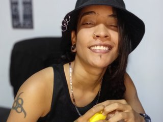 Eroottinen videokeskustelu Amy-Hellxxx