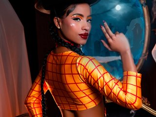 Eroottinen videokeskustelu AnahisBennett