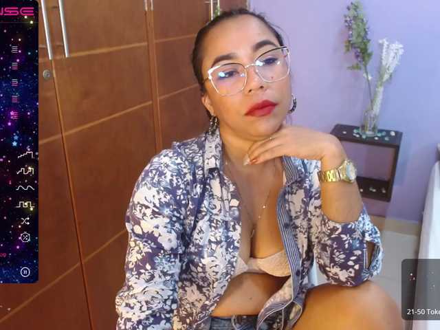 Lähettää kuvakaappauksia Analia-Baker