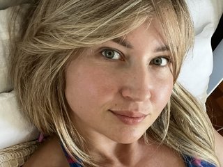 Eroottinen videokeskustelu WhereisAlice