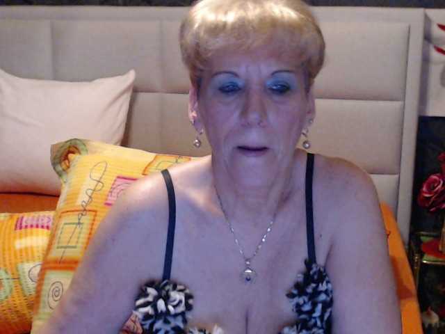 Kuvat ANGELGRANNY welcom guys..pm..50 tk..pussy or ass..100..tits or feet..50..let s have fun