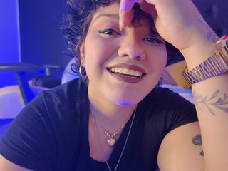 Eroottinen videokeskustelu AngiJackson