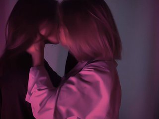 Eroottinen videokeskustelu AnmiXHot