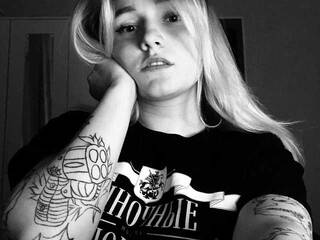 Eroottinen videokeskustelu Annowa