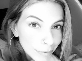 Eroottinen videokeskustelu AnthoniaRose