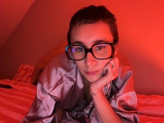 Eroottinen videokeskustelu AntoniaDilune