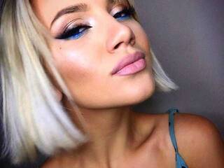 Eroottinen videokeskustelu AprilJuicy