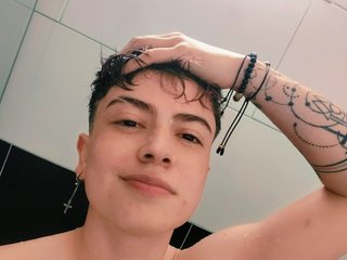 Eroottinen videokeskustelu AresWolf-