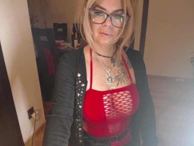 Kuvat ArianeSexy Hello! Sexy milf here. TIP ME FOR FOLLOW.