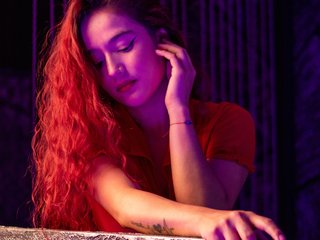 Eroottinen videokeskustelu AriBaker