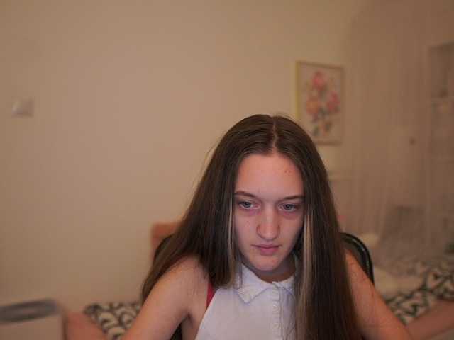 Kuvat AriellaFerr00 Hi :* I'm a #new model :) I'm #18 since january, come and enjoy my #young body ;)