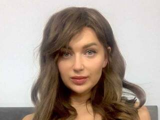 Eroottinen videokeskustelu ArinaNature